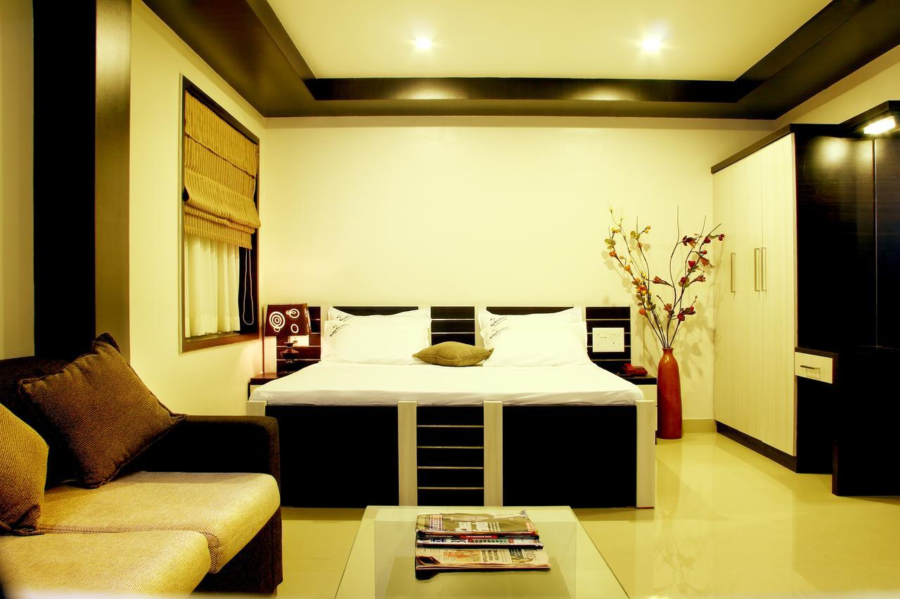 Hotel The Rubis Kottakkal Esterno foto